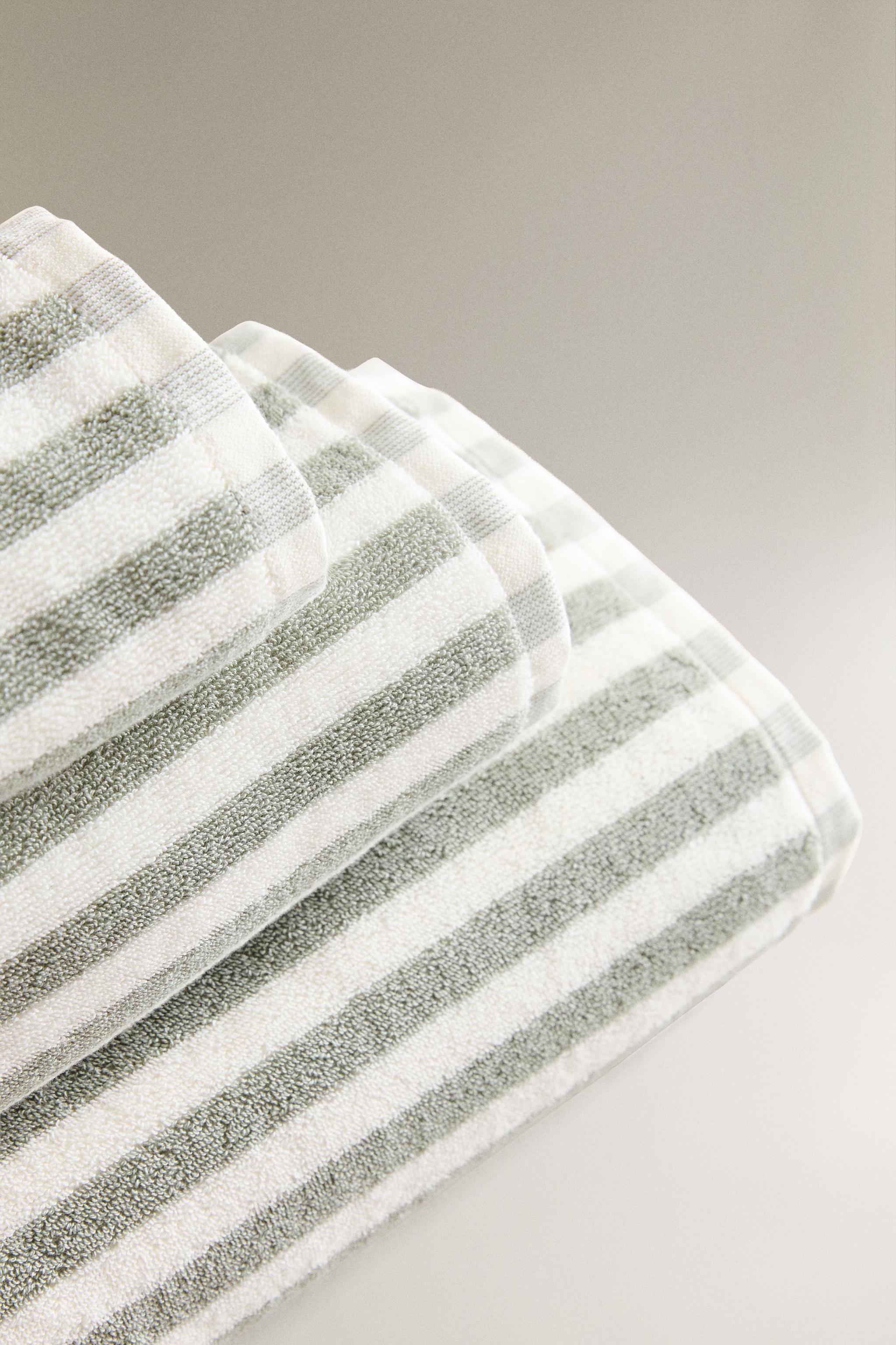 COLORED STRIPE BATH TOWEL